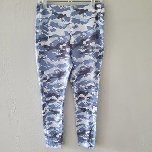 Lysse Pants Size Large Gray Blue Camo Stretch Rear Pockets Pull On Ankle Zipper